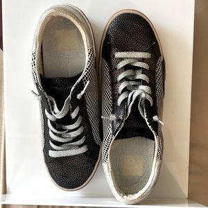 Dolce Vita Zina Black Sneakers